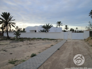 V 043 -                            Vente
                           Villa avec piscine Djerba